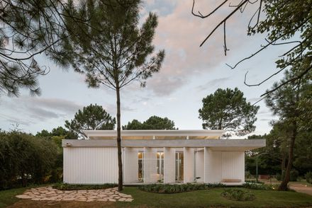 House By The Sea