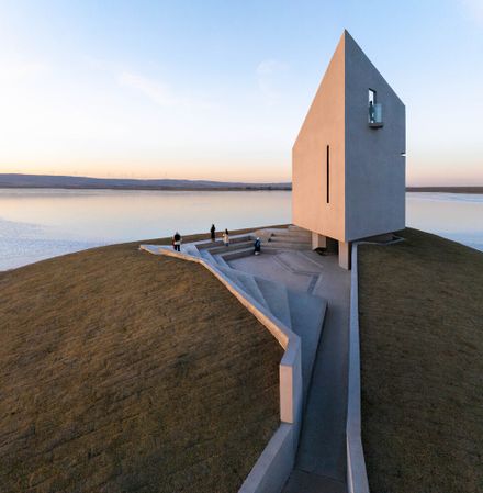 Prairie Ark And Nomads' Beacon Tower