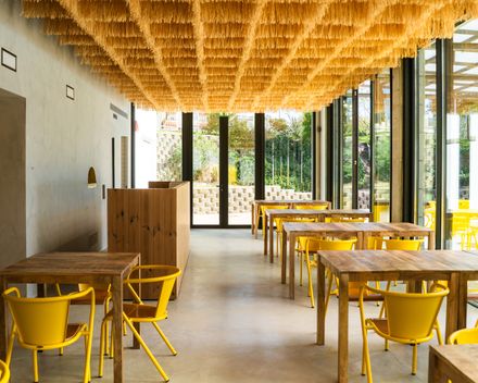 É Um Restaurante