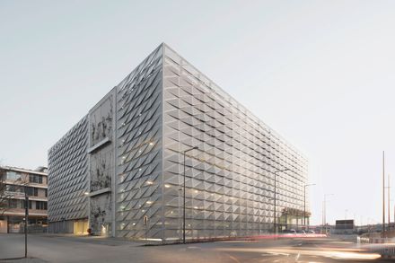 Neckarbogen Neighborhood Parking Garage
