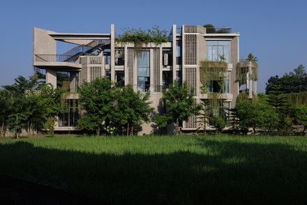 Ara Manor