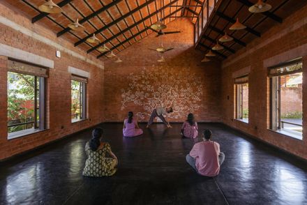 Śhālā Twam Community Hub