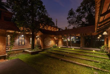 Śhālā Twam Community Hub