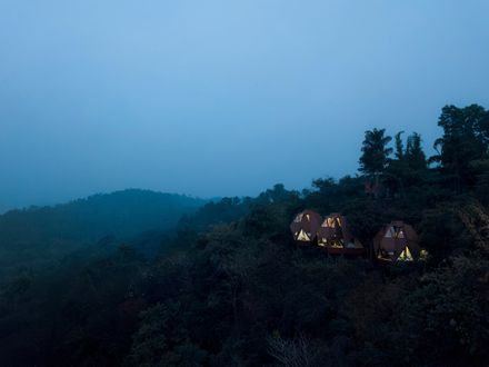 Jugnoo Cabin