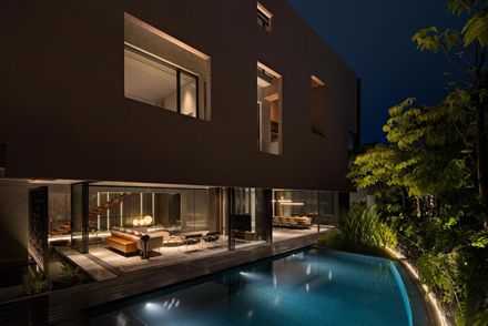 El House