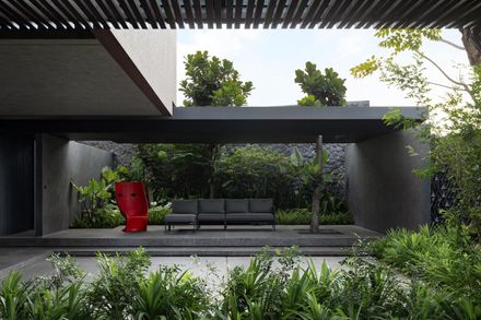 El House