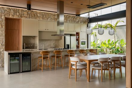 Virtis House
