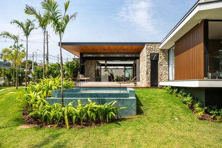 Virtis House
