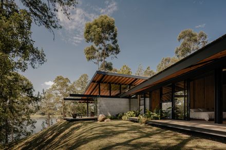 House On The Reservoir