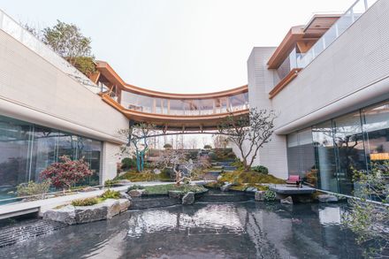 Timber Structure Pedestrian Bridge Of Yitaiyipin Garden