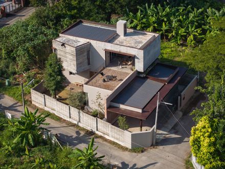 The Terrace House