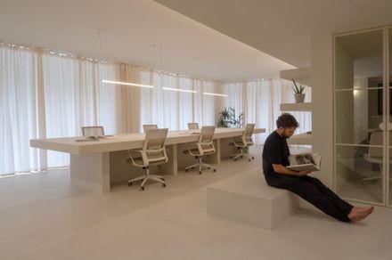 Unwhite Office