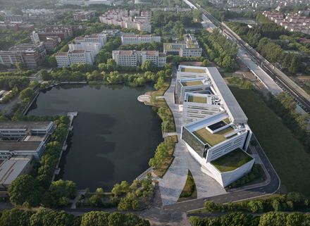Shanghai Jiao Tong University Student Service Center