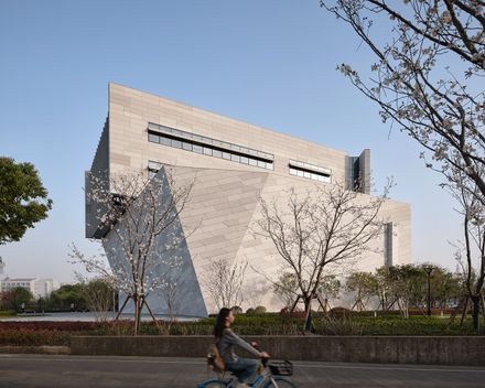 Shanghai Jiao Tong University Student Service Center