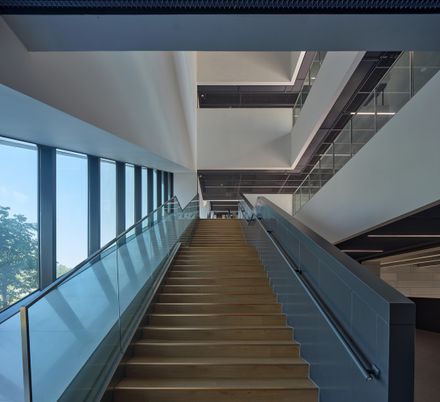 Shanghai Jiao Tong University Student Service Center