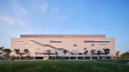Shanghai Jiao Tong University Student Service Center