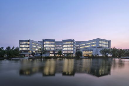 Shanghai Jiao Tong University Student Service Center