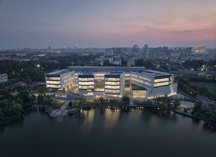 Shanghai Jiao Tong University Student Service Center