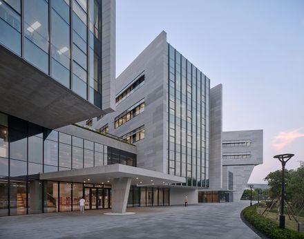 Shanghai Jiao Tong University Student Service Center