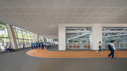 Hongling Middle School Shixia Campus