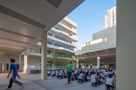 Hongling Middle School Shixia Campus