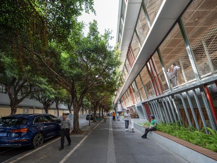 Hongling Middle School Shixia Campus