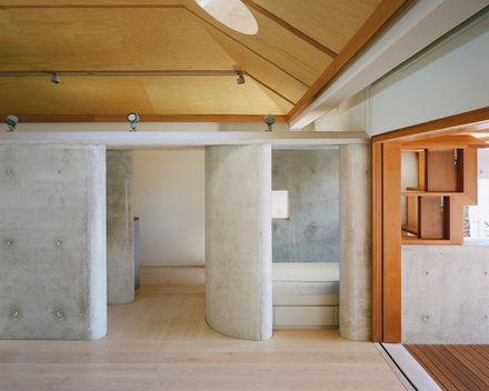 Lee House