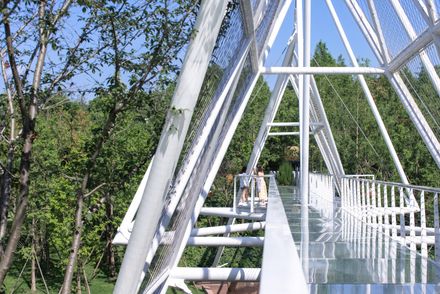 Edenland Pedestrian Bridge In Luxelakes