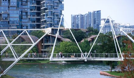 Edenland Pedestrian Bridge In Luxelakes