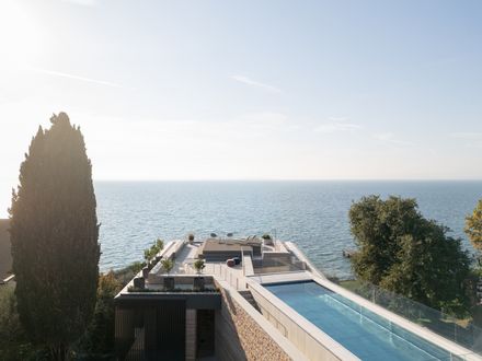 Villa EF
