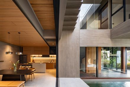 O4 House