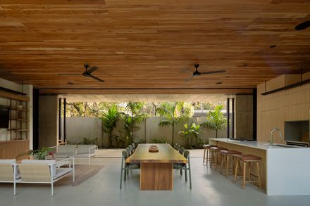 Calma House