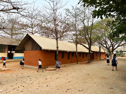 Classrooms For New Day School School