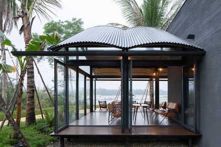LUXEFARM Waterbird Park Pavilion