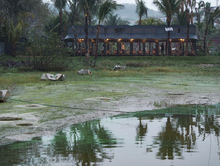 LUXEFARM Waterbird Park Pavilion