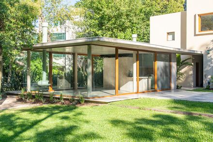 Leloir Studio Pavilion