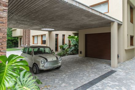 Leloir Studio Pavilion