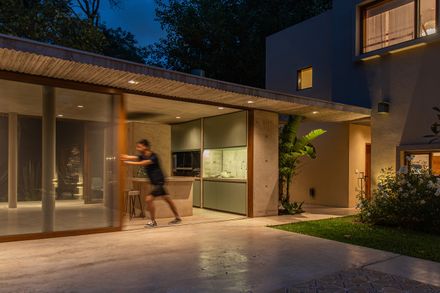 Leloir Studio Pavilion