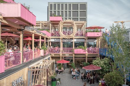 Remise Rosa Complex