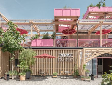 Remise Rosa Complex