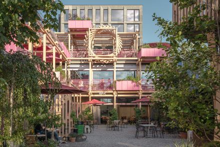 Remise Rosa Complex