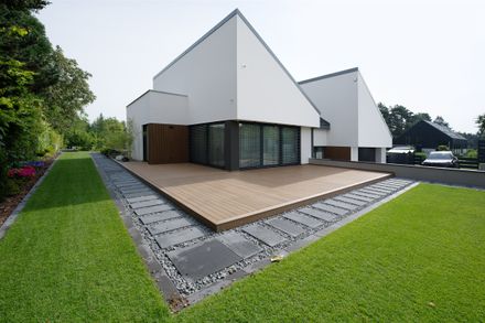 Hillside House in Puszczykowo Poland