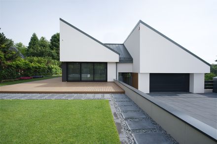 Hillside House in Puszczykowo Poland
