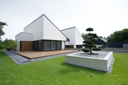 Hillside House in Puszczykowo Poland