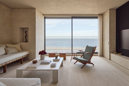 V Penthouse
