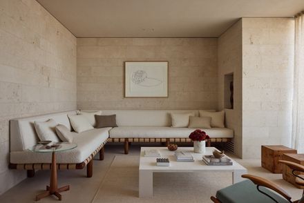 V Penthouse