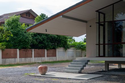 Baan Rim Bua House
