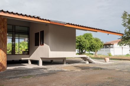 Baan Rim Bua House