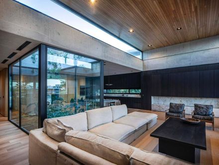 HIKARI House
