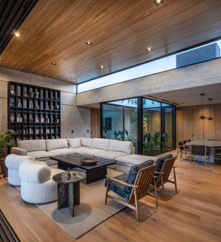 HIKARI House
